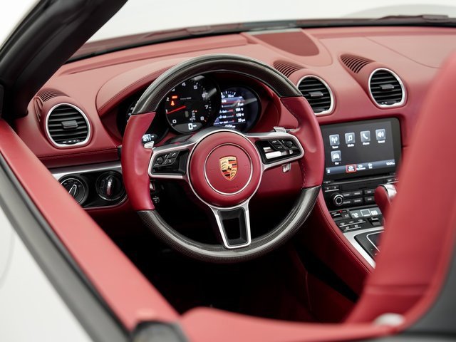 Used 2024 Porsche 718 Boxster image 9