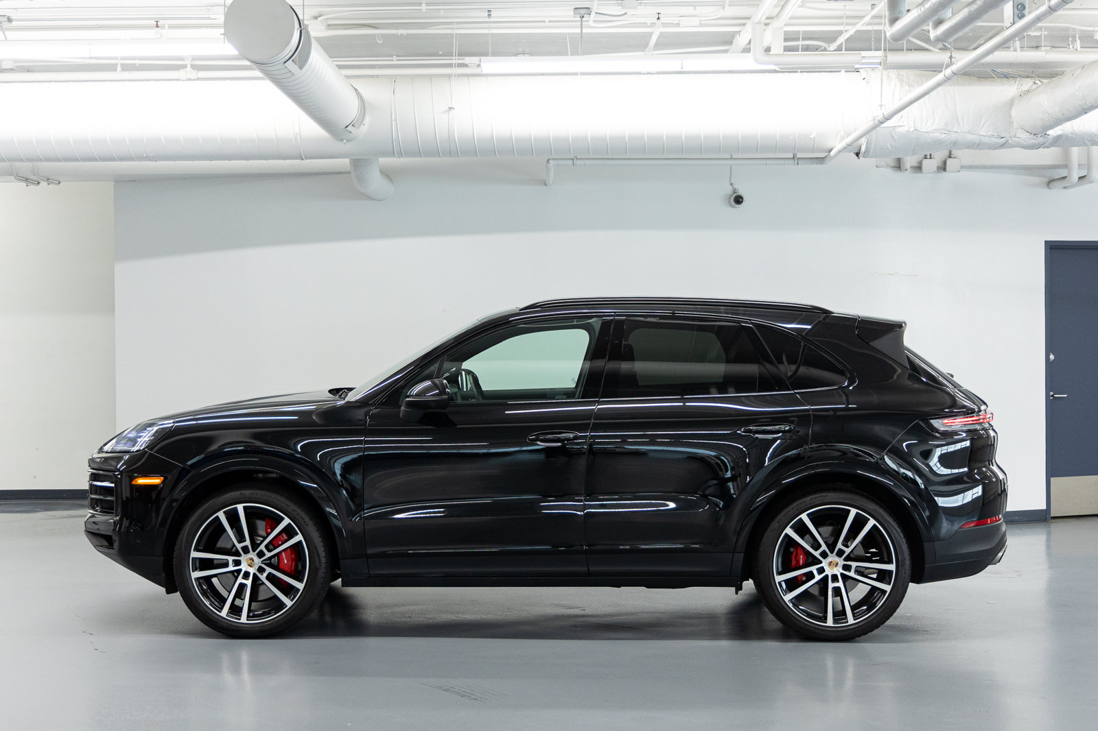 Used 2026 Porsche Cayenne S AWD/4WD image 3
