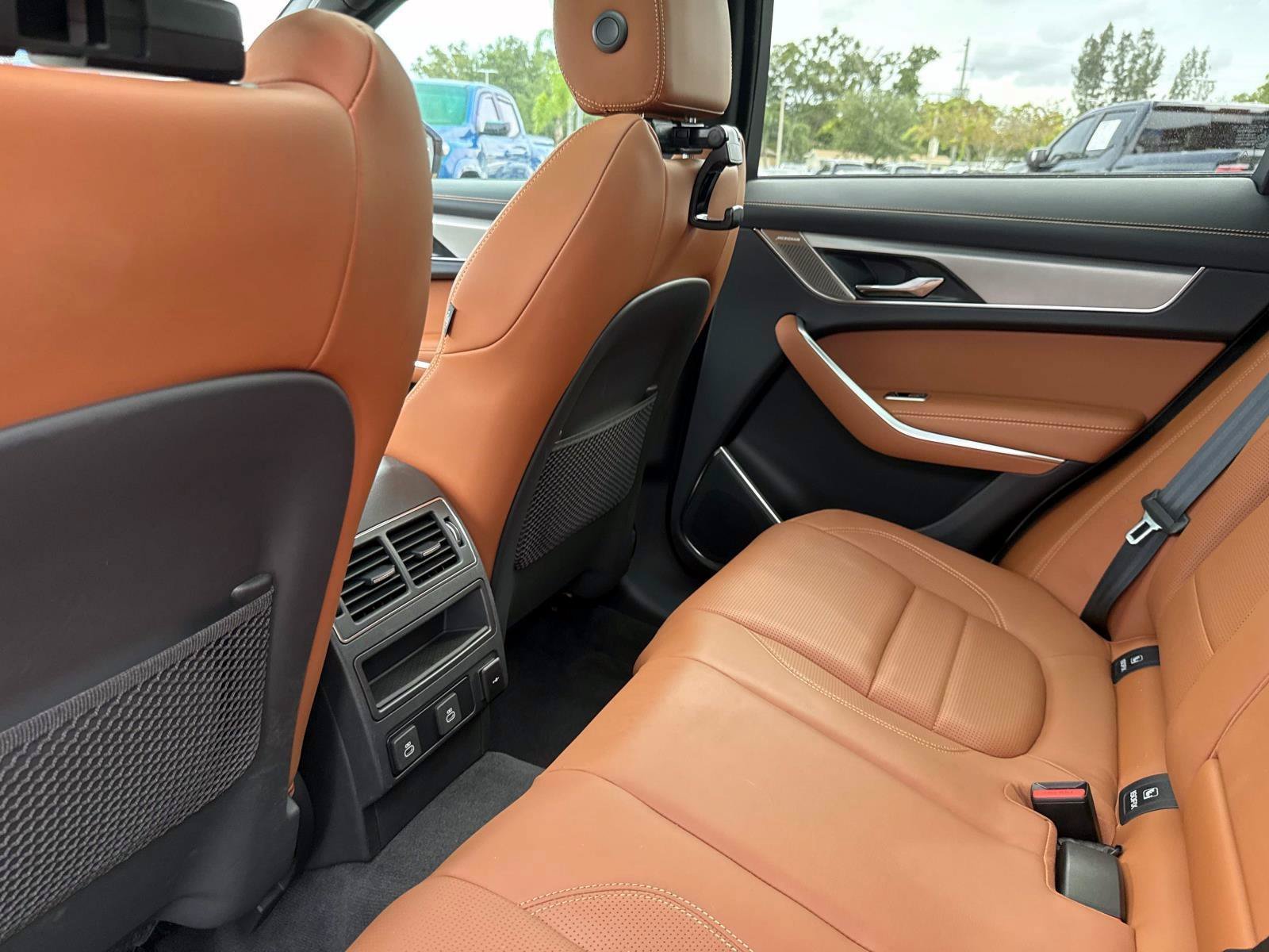 Used 2024 Jaguar F-PACE R-Dynamic S AWD/4WD image 15