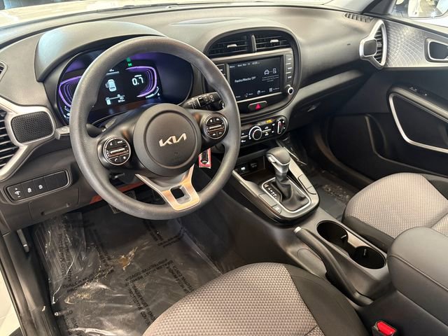 Used 2025 Kia Soul LX w/ LX Technology Package image 22