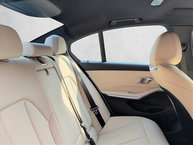 Used 2024 BMW 330i Sedan w/ Premium Package RWD image 25