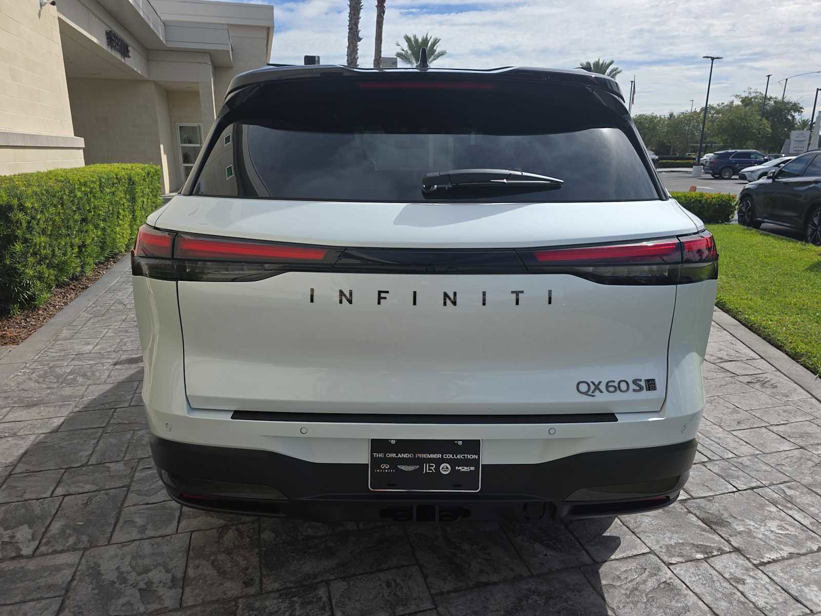 New 2026 INFINITI QX60 Autograph w/ Dark Cargo Package image 5