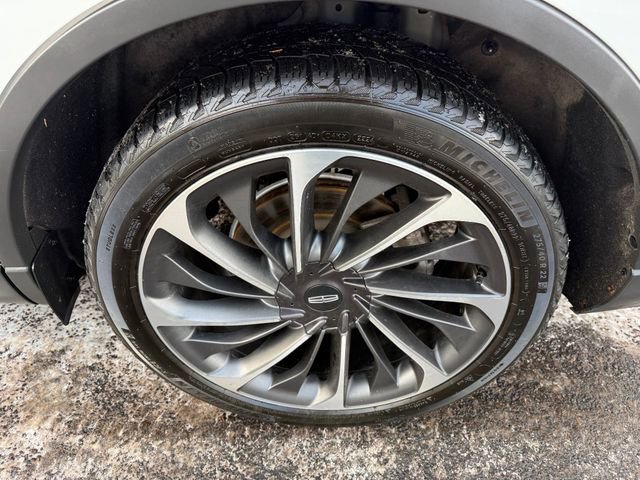 Used 2022 Lincoln Aviator Reserve w/ Equipment Group 201A image 17