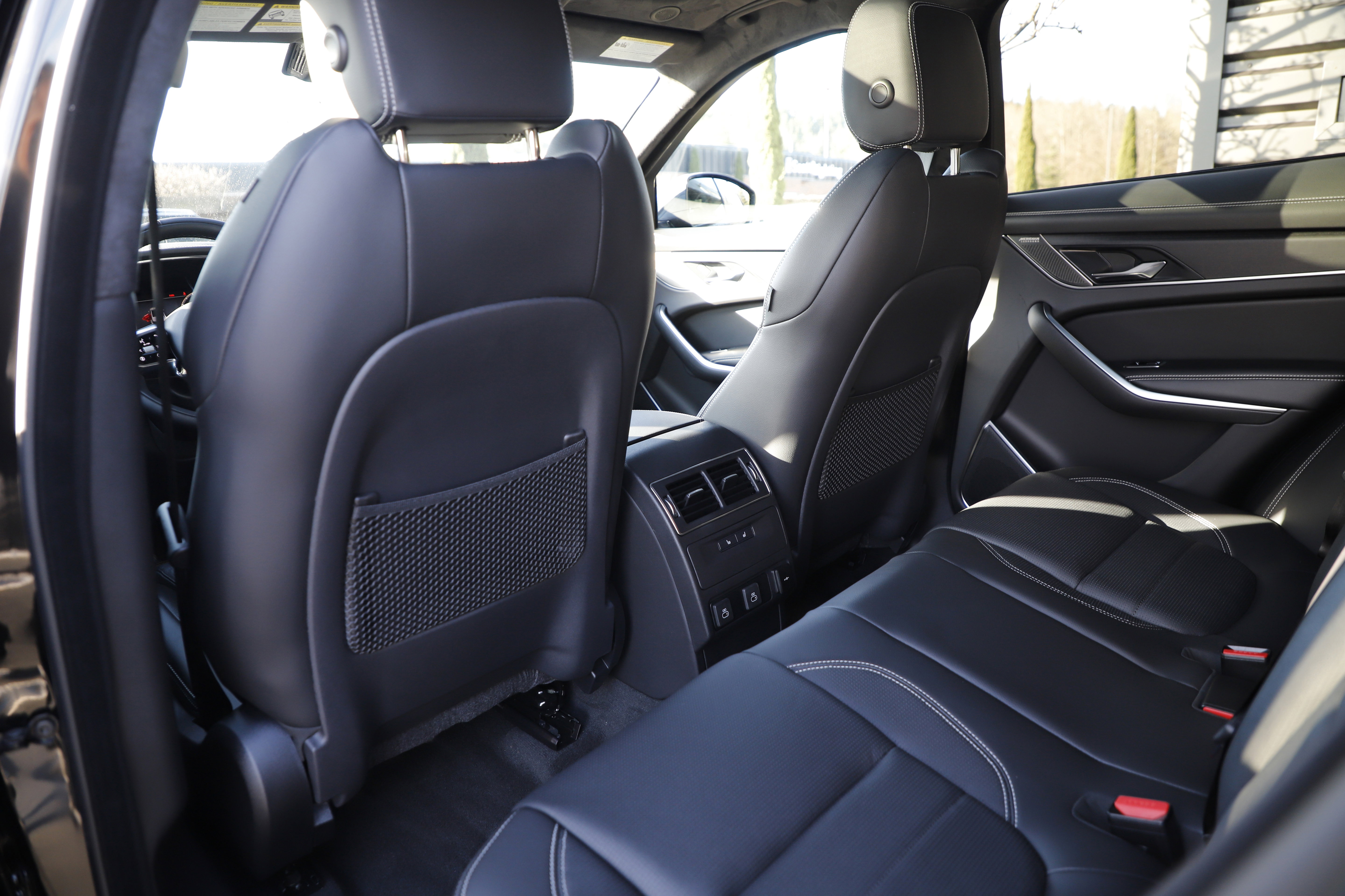 New 2026 Jaguar F-PACE R-Dynamic S image 14