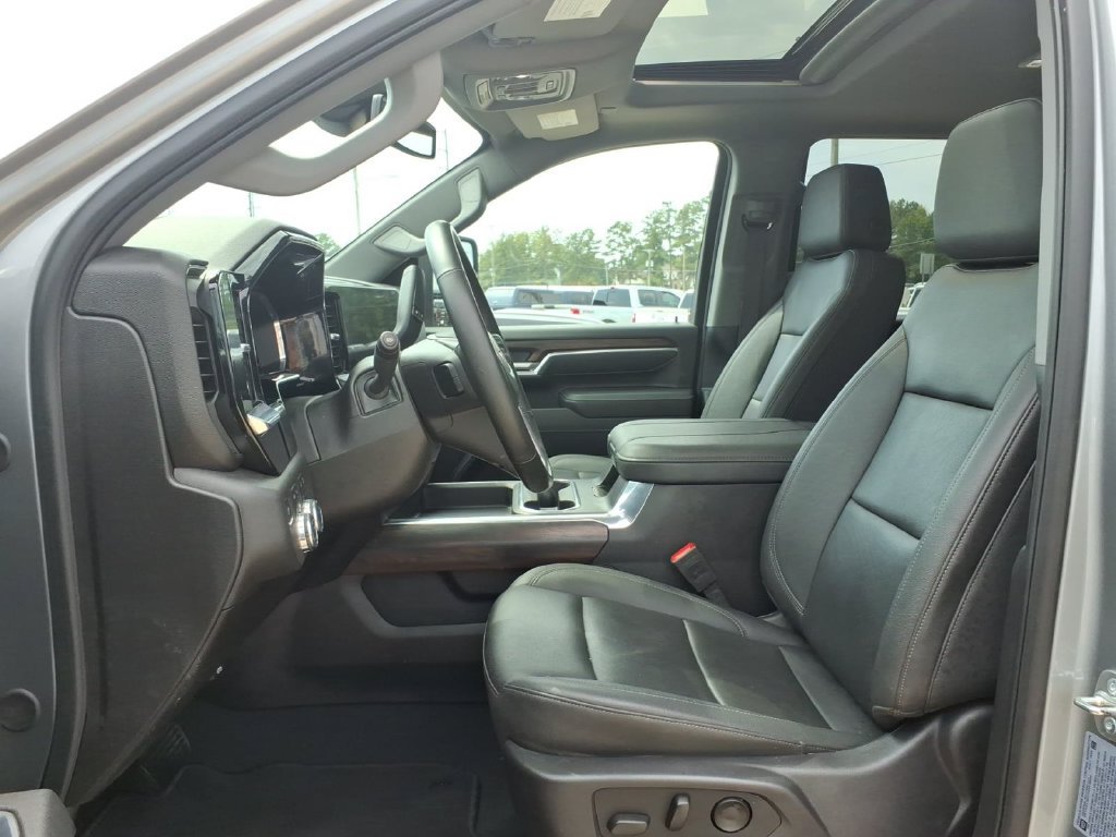 Used 2025 GMC Sierra 2500 SLT w/ SLT Convenience Package AWD/4WD image 17