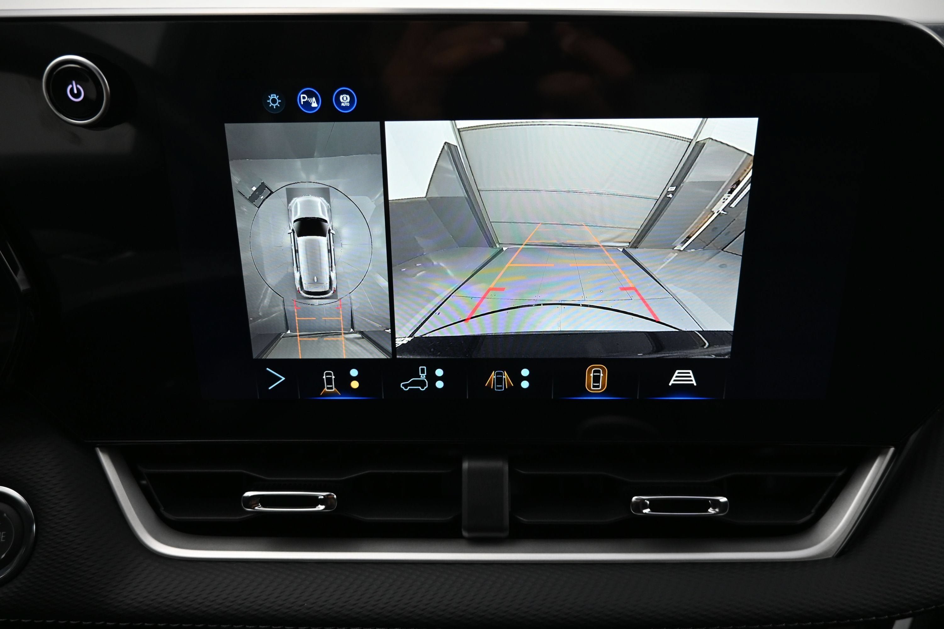 New 2027 Chevrolet Equinox LT w/ Convenience Package II FWD image 18