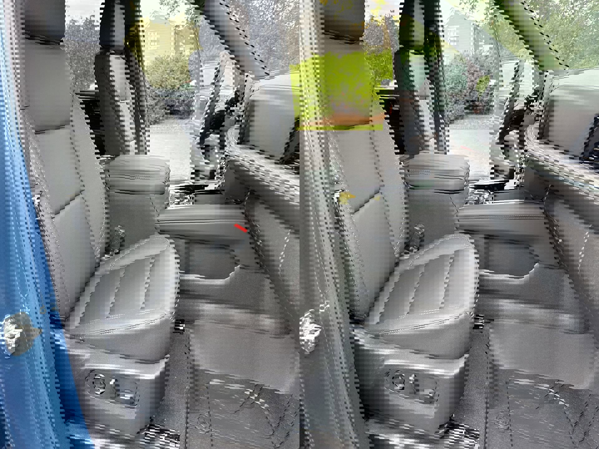 New 2026 Chevrolet Suburban LT w/ Comfort Package image 62