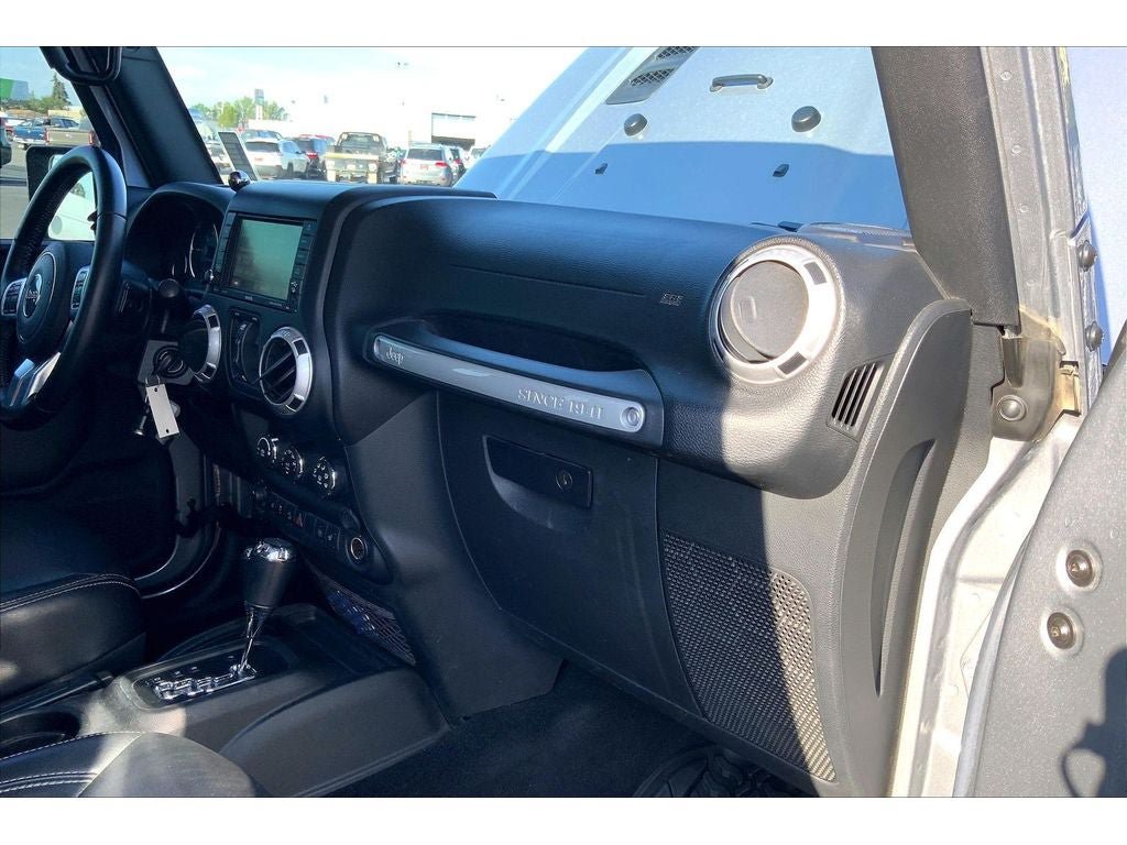 Used 2017 Jeep Wrangler Unlimited Rubicon AWD/4WD image 17