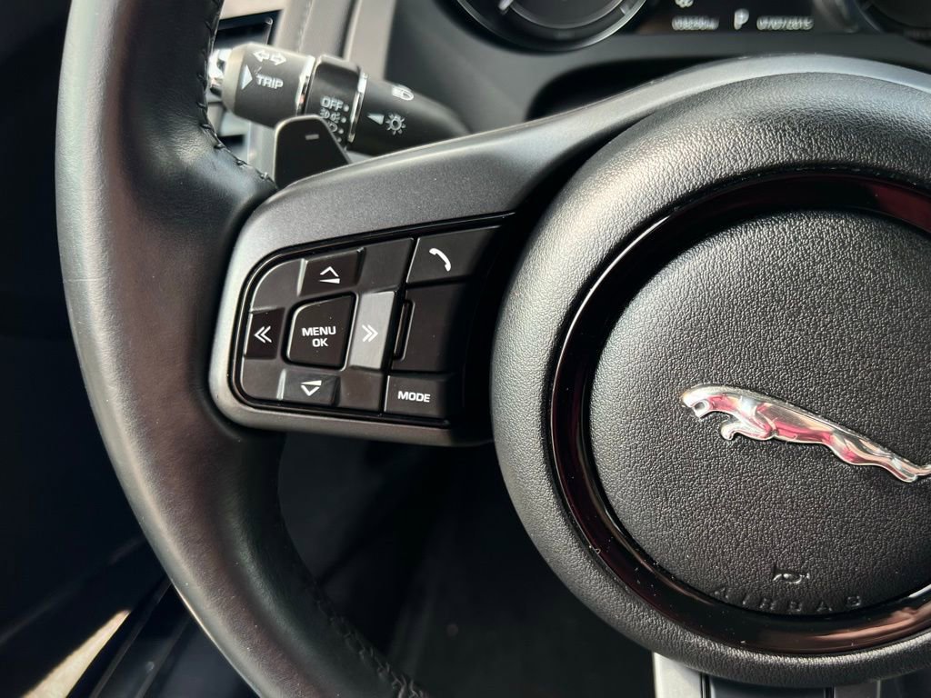 Used 2016 Jaguar F-TYPE Coupe image 37