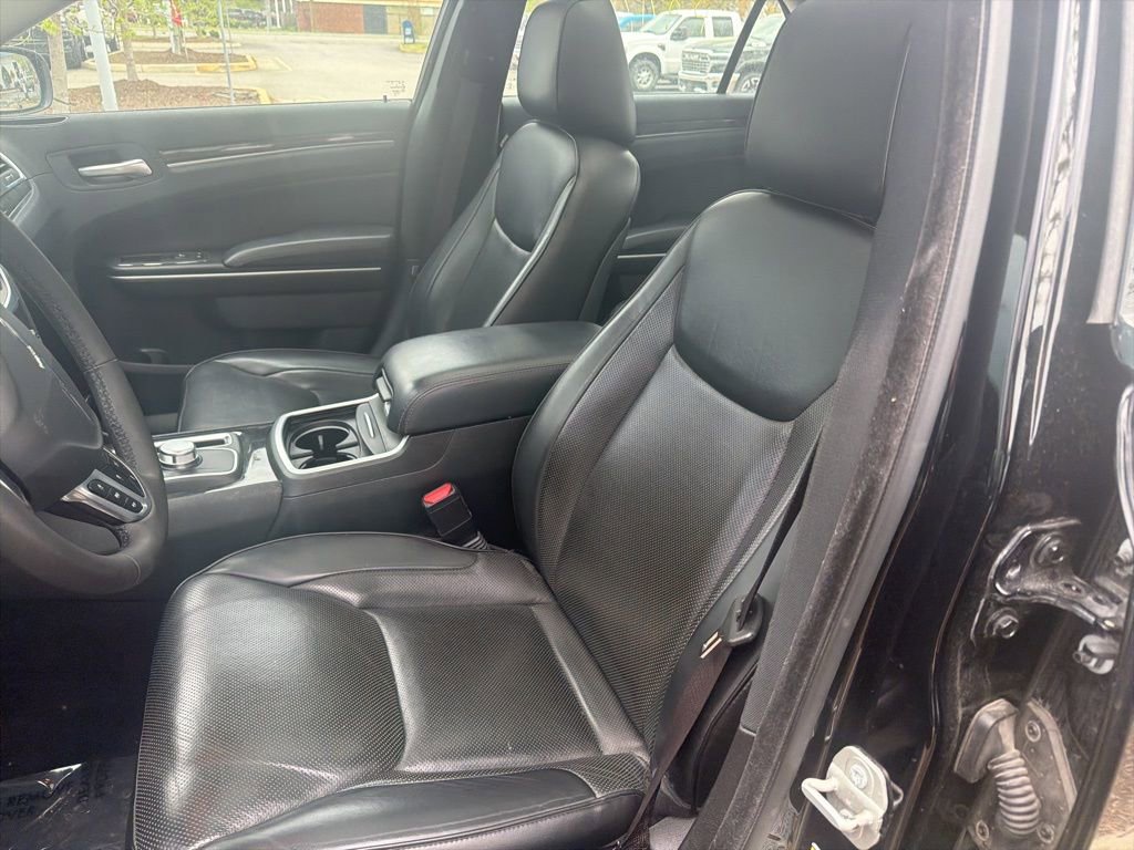 Used 2023 Chrysler 300 Touring L w/ Popular Equipment Group image 11