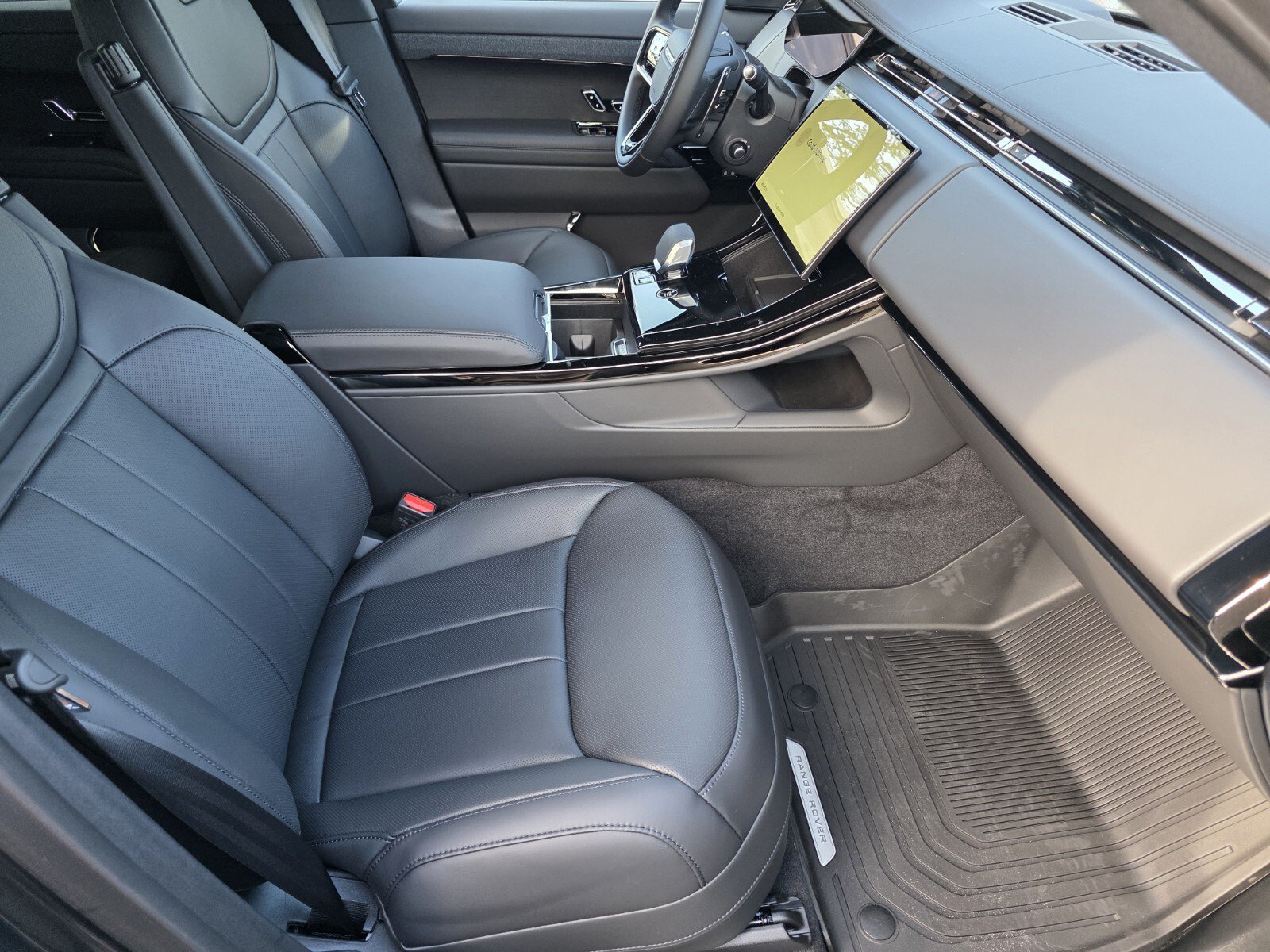 New 2026 Land Rover Range Rover Sport Dynamic SE AWD/4WD image 3