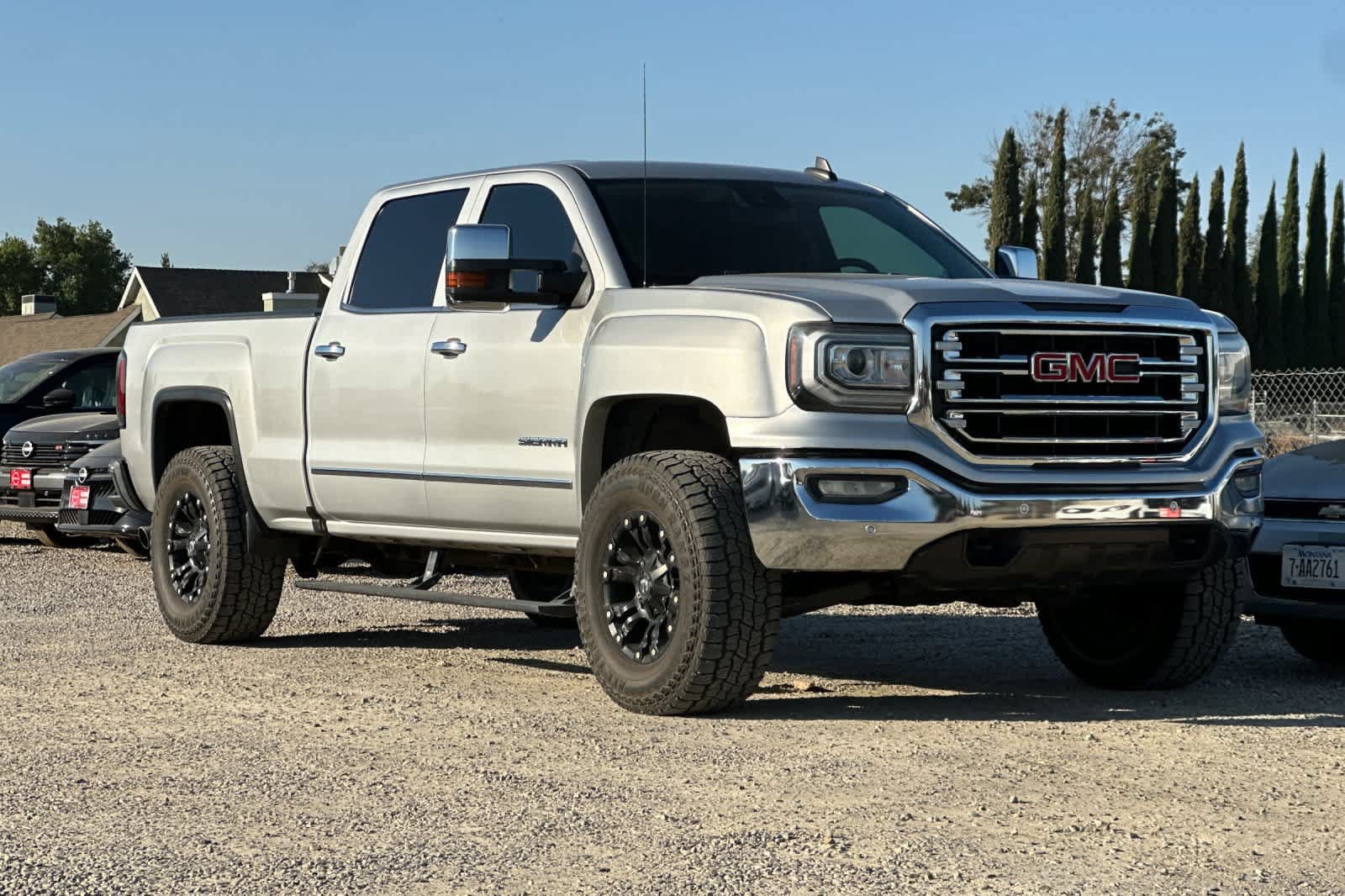 Used 2018 GMC Sierra 1500 SLT w/ SLT Premium Package AWD/4WD image 9