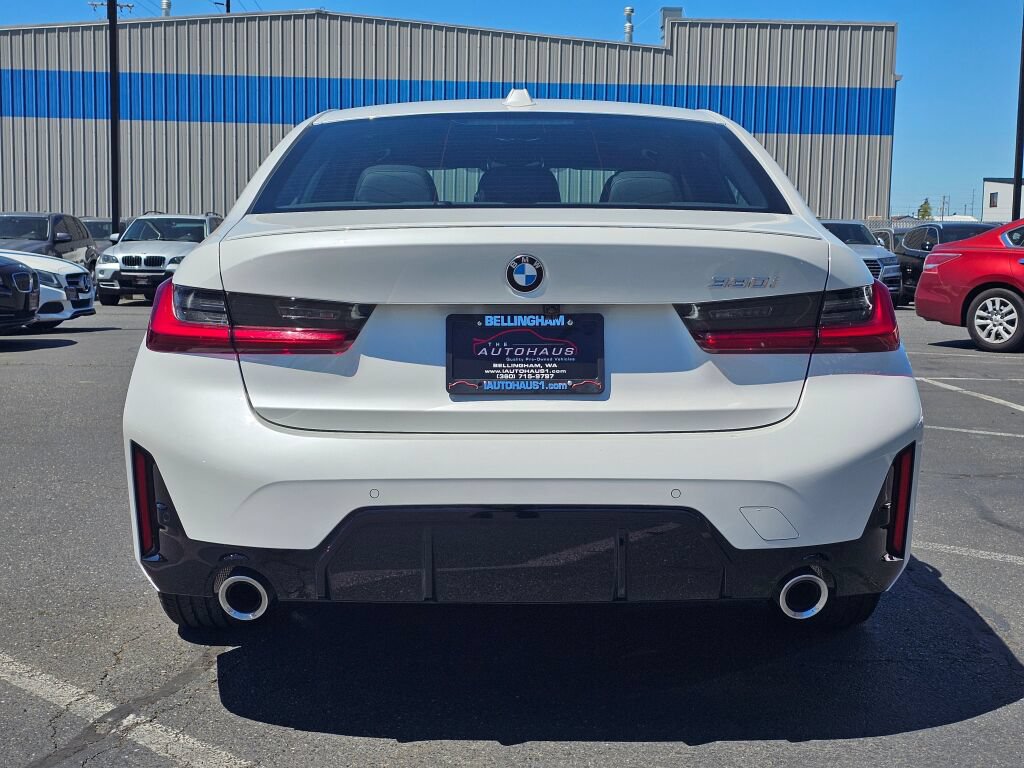 Used 2026 BMW 330i Sedan w/ M Sport Package RWD image 4
