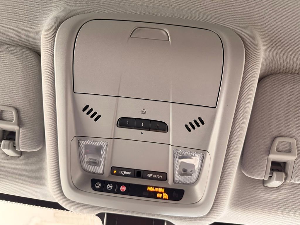 Used 2022 GMC Terrain SLT w/ Infotainment Package II AWD/4WD image 43