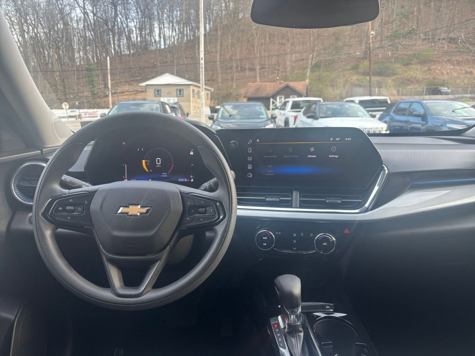 Used 2025 Chevrolet Trax LT FWD image 34