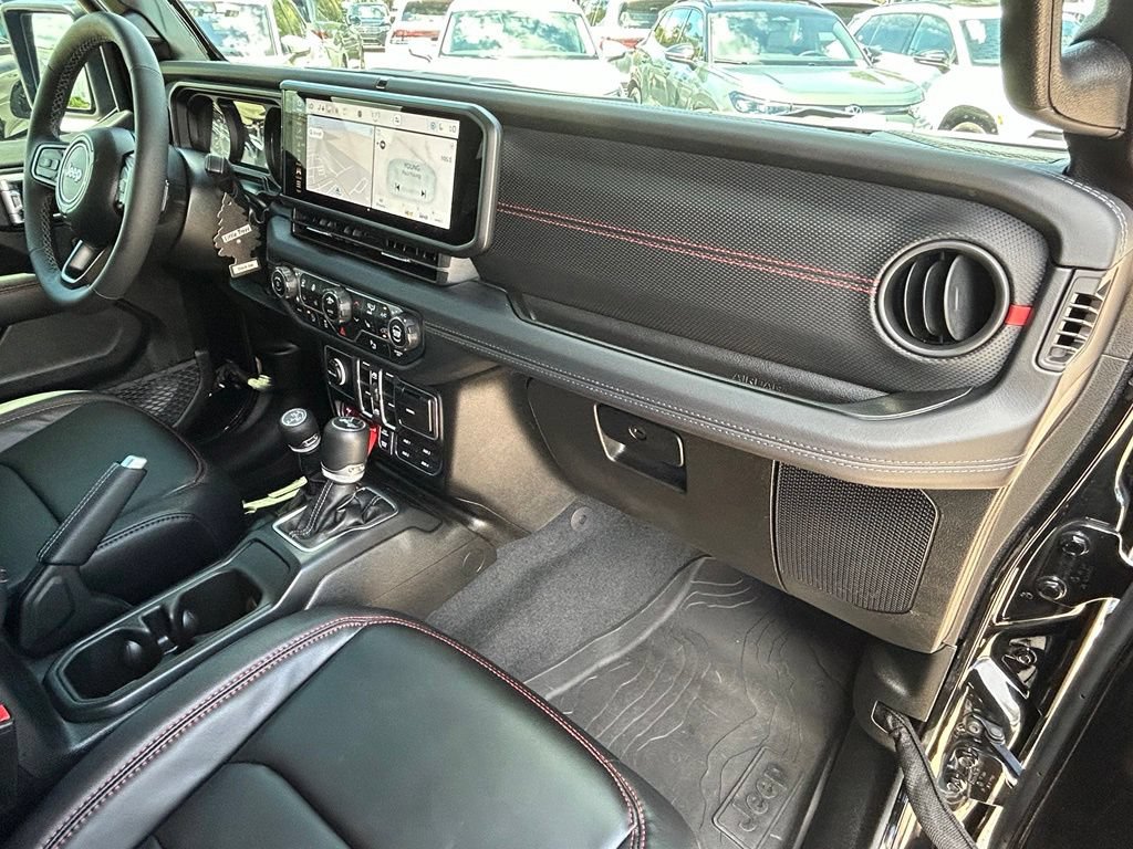 Used 2025 Jeep Wrangler Unlimited Rubicon AWD/4WD image 42
