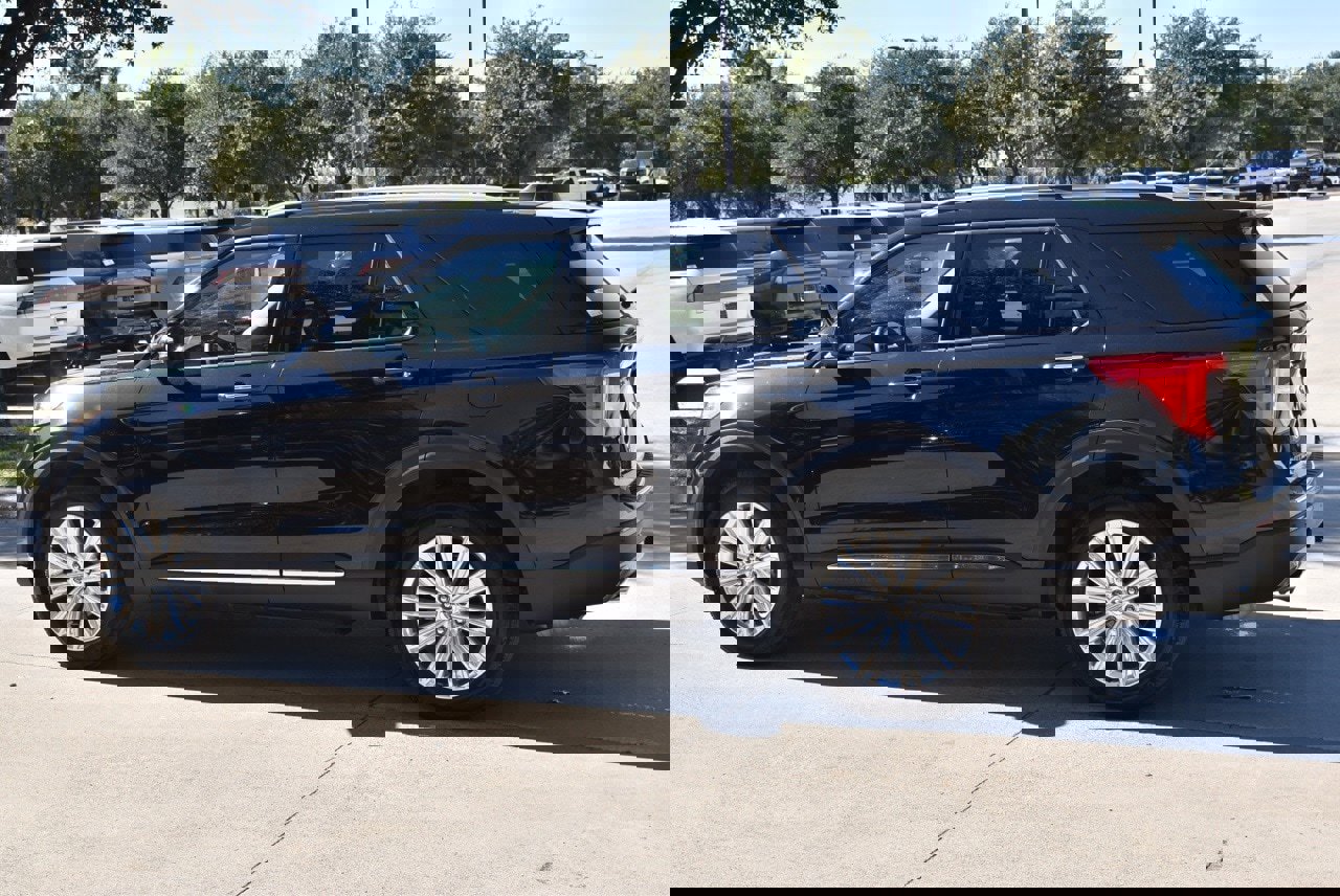 Used 2022 Ford Explorer Limited w/ Limited Technology Package image 11