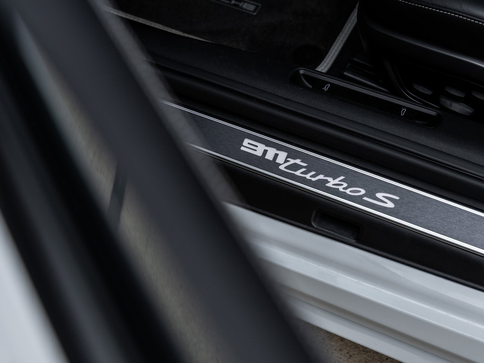 Certified 2022 Porsche 911 Turbo S image 32