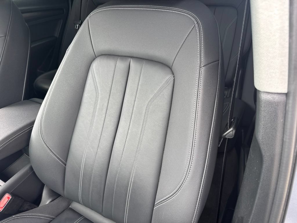 Used 2023 Audi Q5 2.0T Premium w/ Convenience Package AWD/4WD image 32