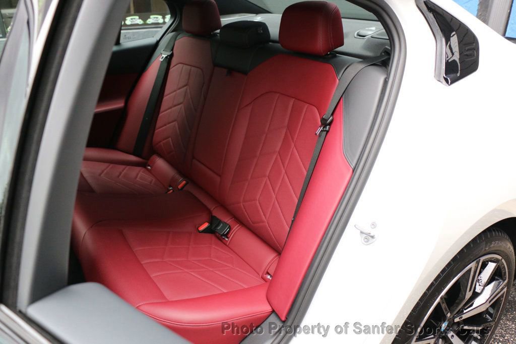 Used 2025 BMW 540i xDrive w/ Premium Package image 33