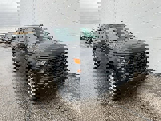 Used 2024 Chevrolet Silverado 1500 Custom image 1