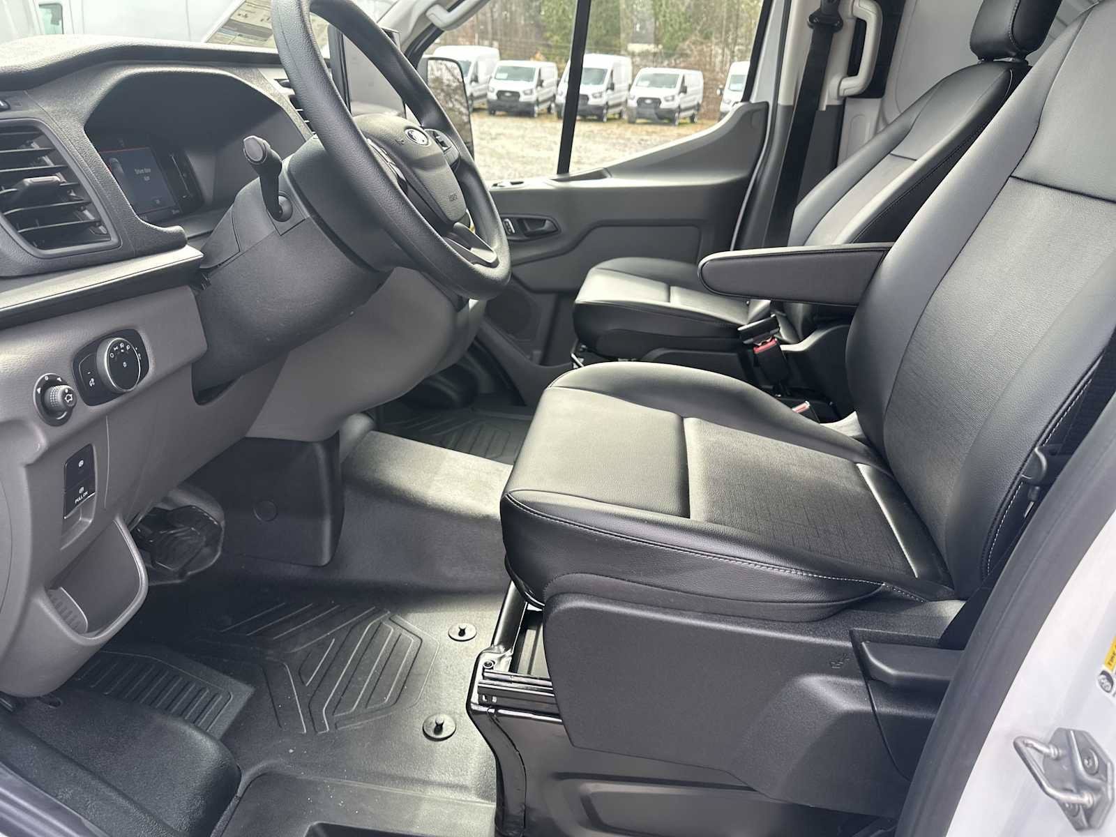 New 2026 Ford Transit 350 148 Low Roof RWD image 9