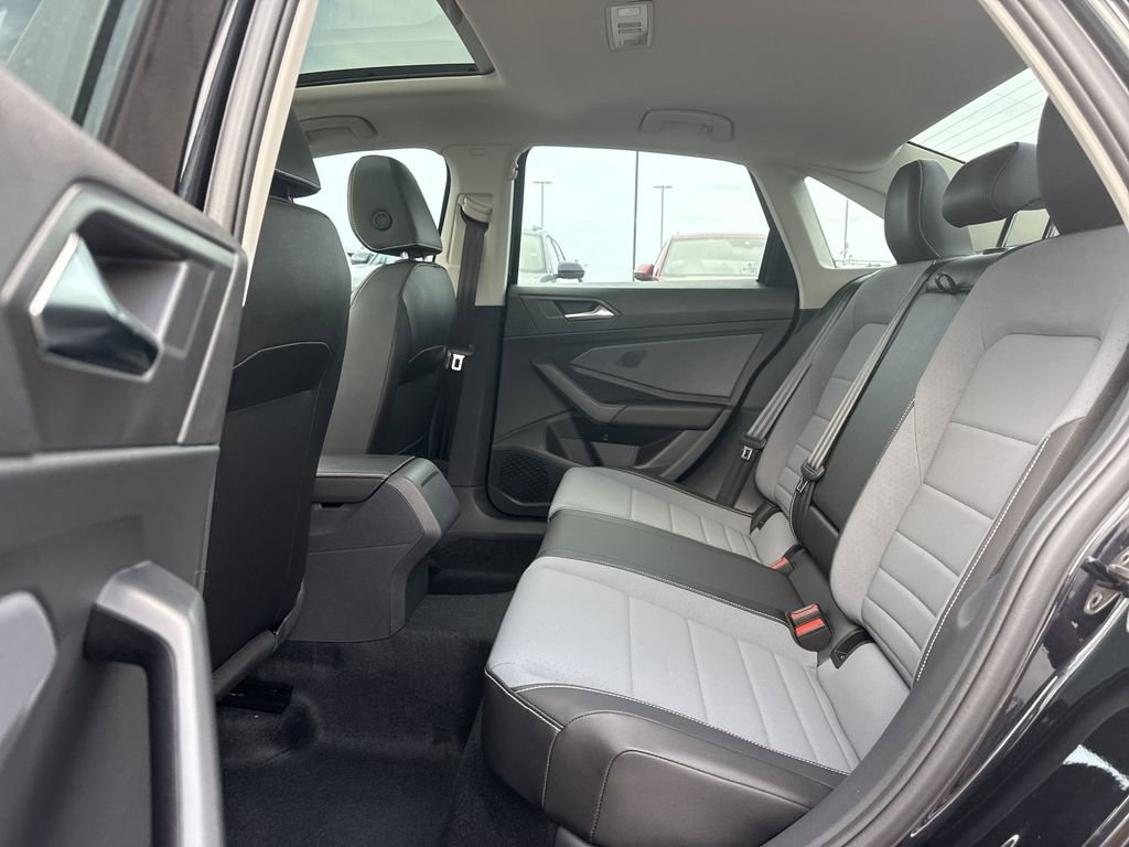 New 2025 Volkswagen Jetta SE image 14