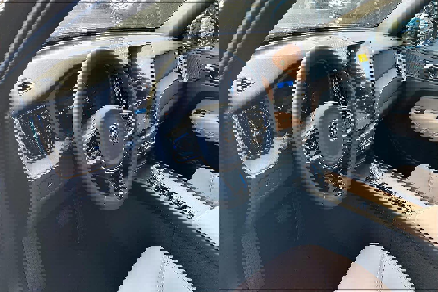 New 2026 Volvo XC60 B5 Plus w/ Protection Package Premier image 9