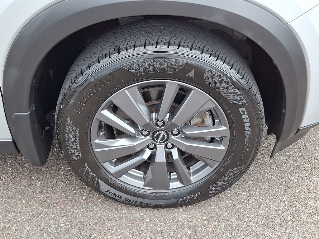 Used 2024 Nissan Pathfinder SV AWD/4WD image 9