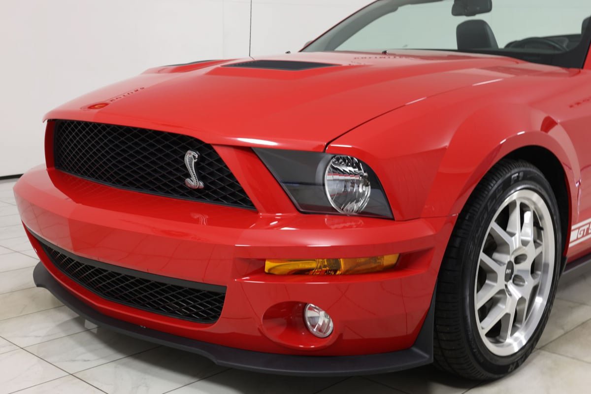 Used 2007 Ford Mustang Shelby GT500 RWD image 46