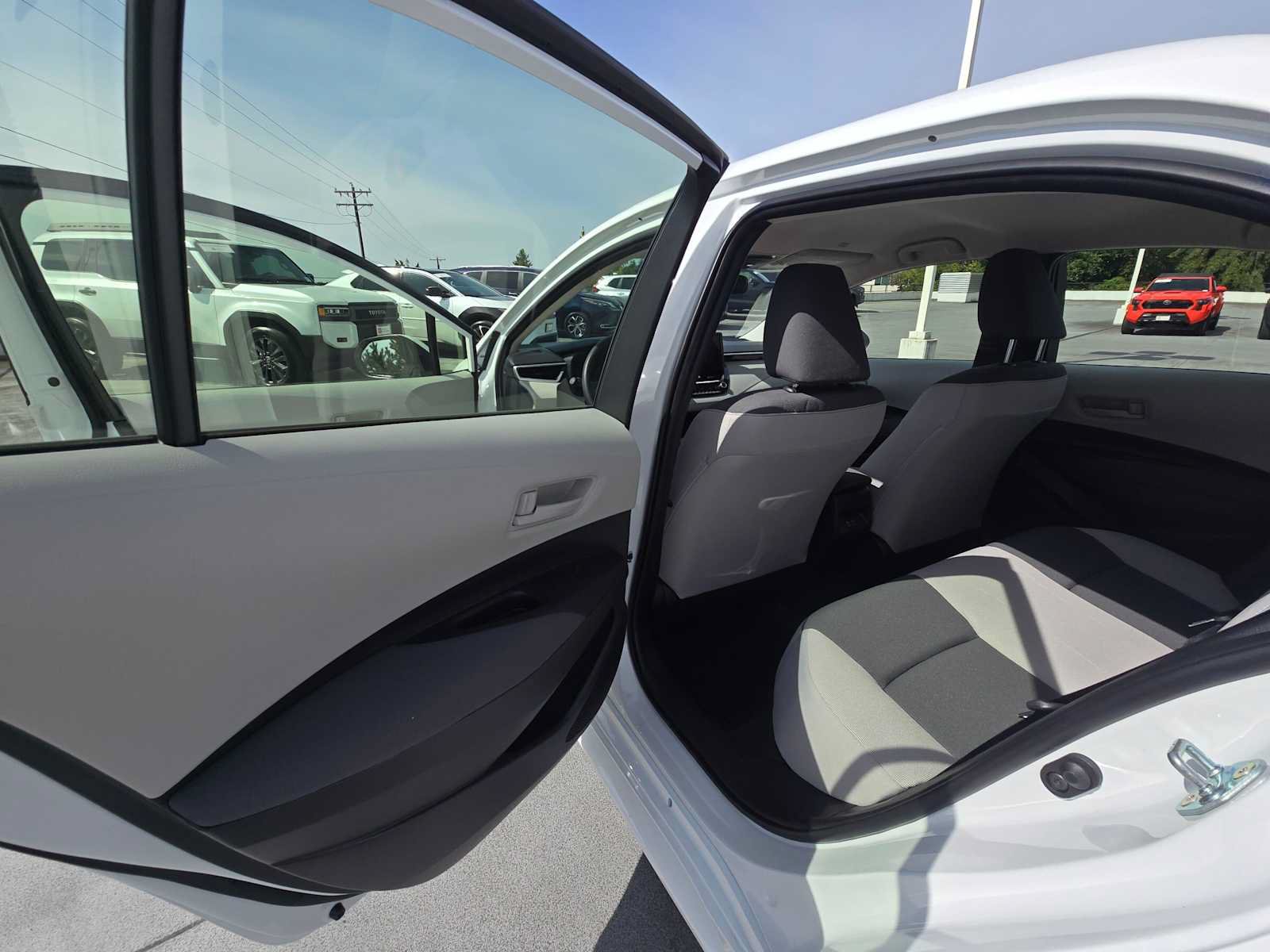 Used 2026 Toyota Corolla LE FWD image 15