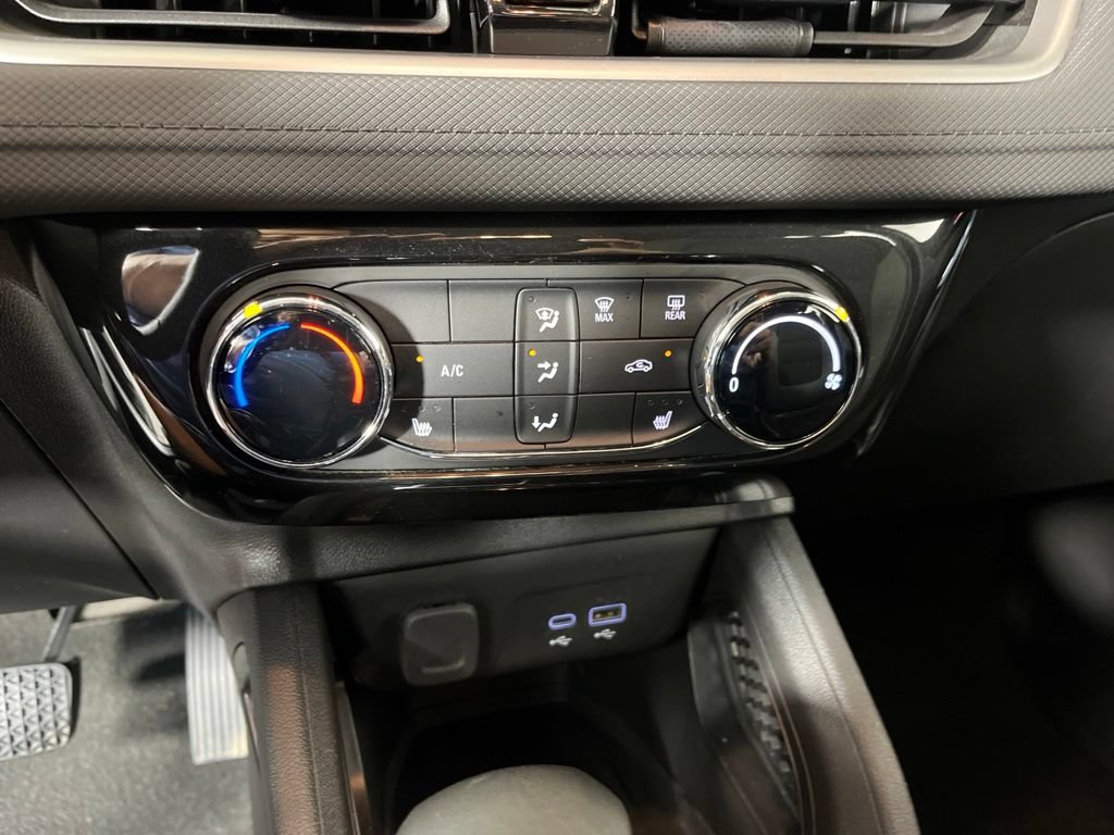 Certified 2024 Chevrolet TrailBlazer LT w/ LT Cold Weather Package AWD/4WD image 27