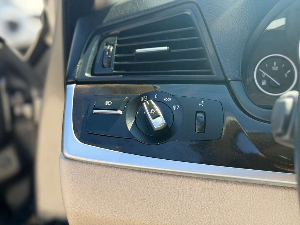 Used 2011 BMW 528i Sedan RWD image 17