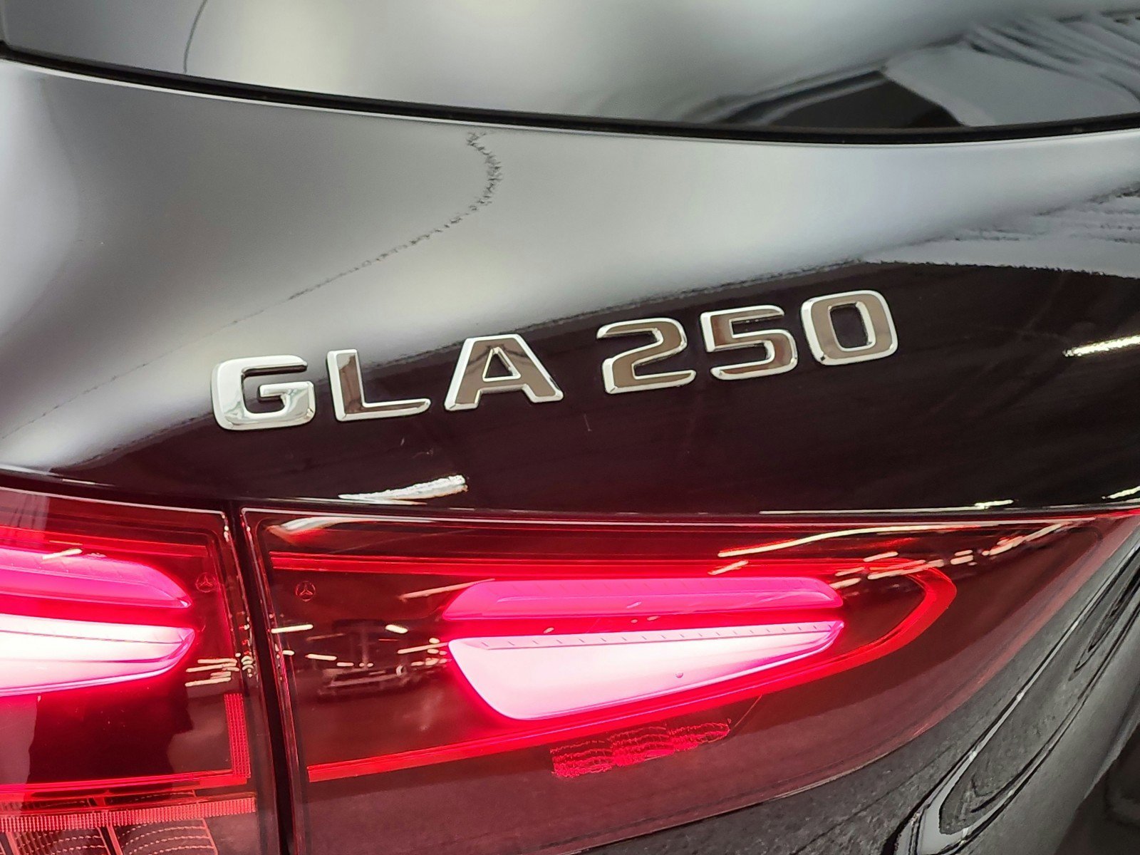 Certified 2025 Mercedes-Benz GLA 250 image 32