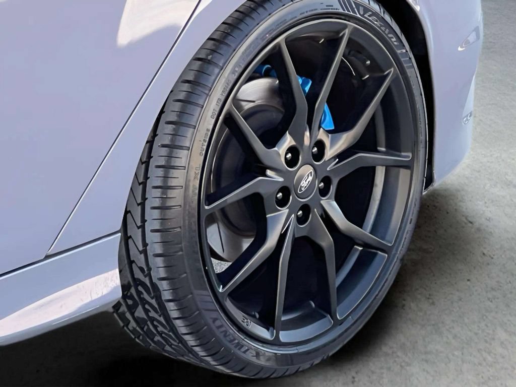 Used 2017 Ford Focus RS AWD/4WD image 34