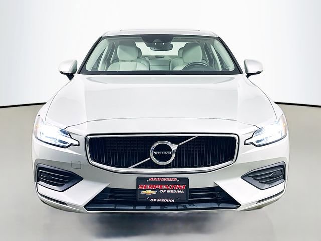 Used 2020 Volvo S60 T6 Momentum image 4