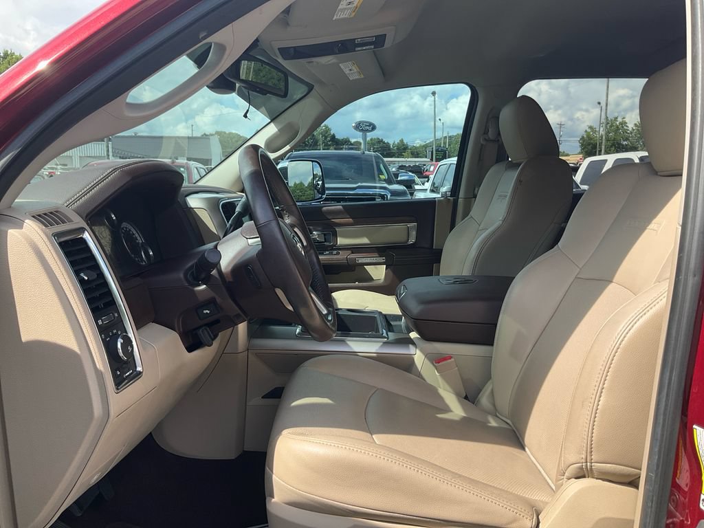 Used 2014 RAM 3500 Laramie RWD image 16