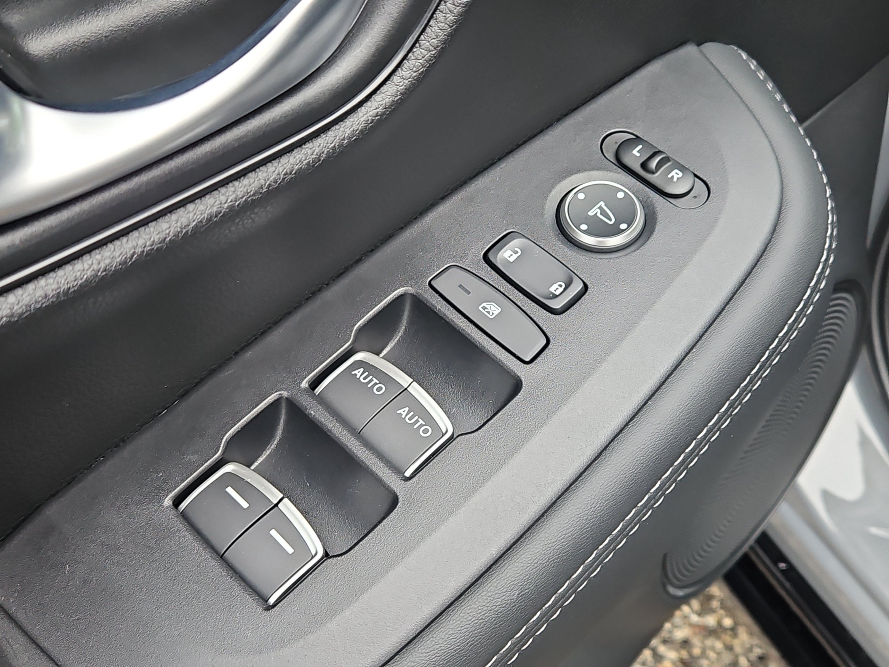 Used 2026 Honda HR-V EX-L image 18