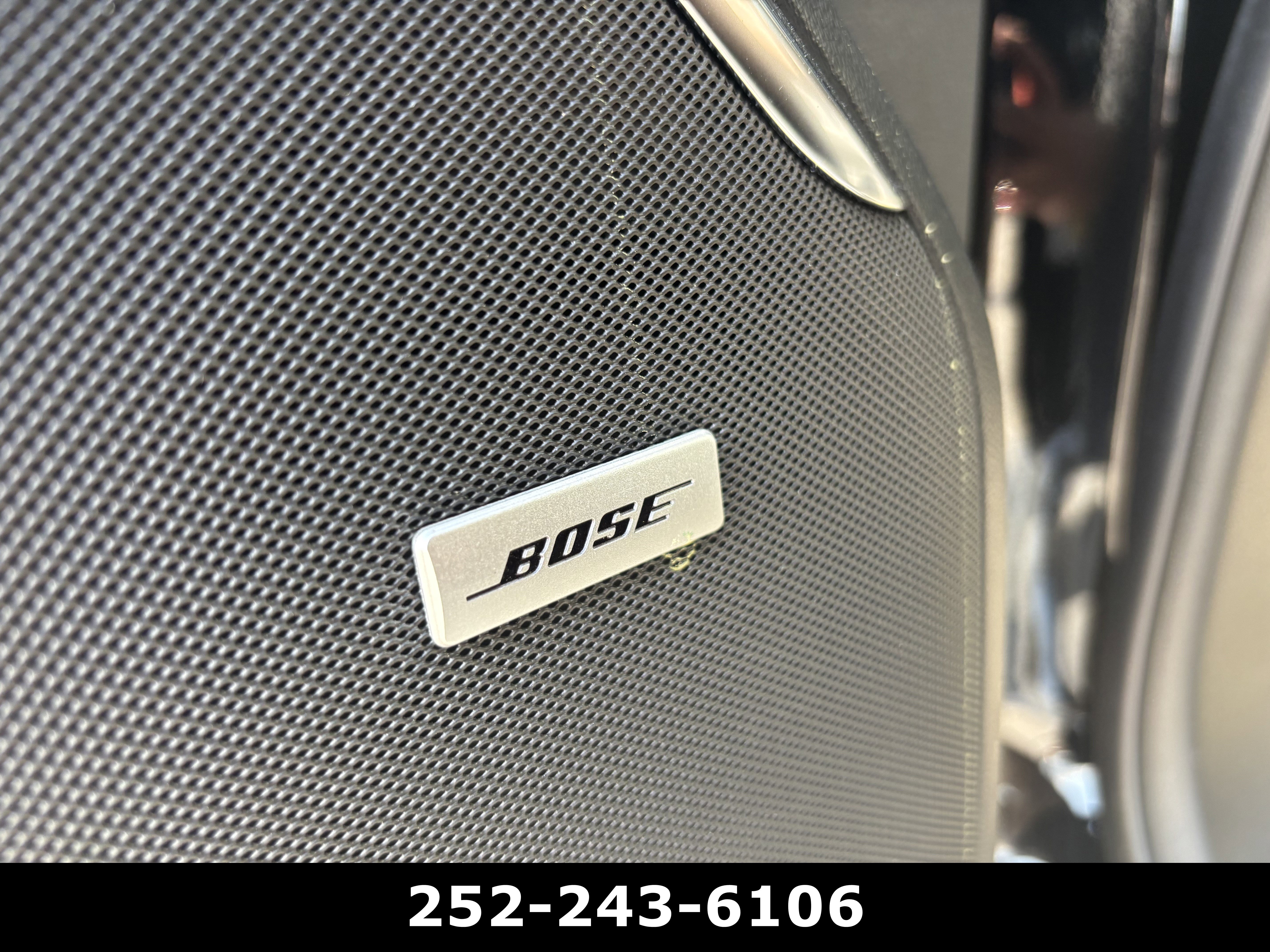 Used 2025 Chevrolet Suburban High Country AWD/4WD image 14