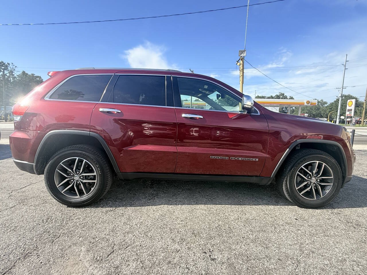 Used 2017 Jeep Grand Cherokee Limited w/ Luxury Group II AWD/4WD image 10