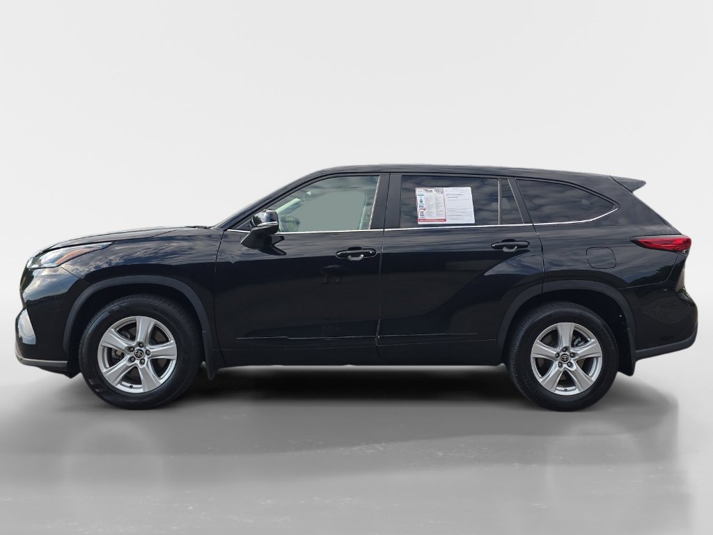 Used 2023 Toyota Highlander L video 2