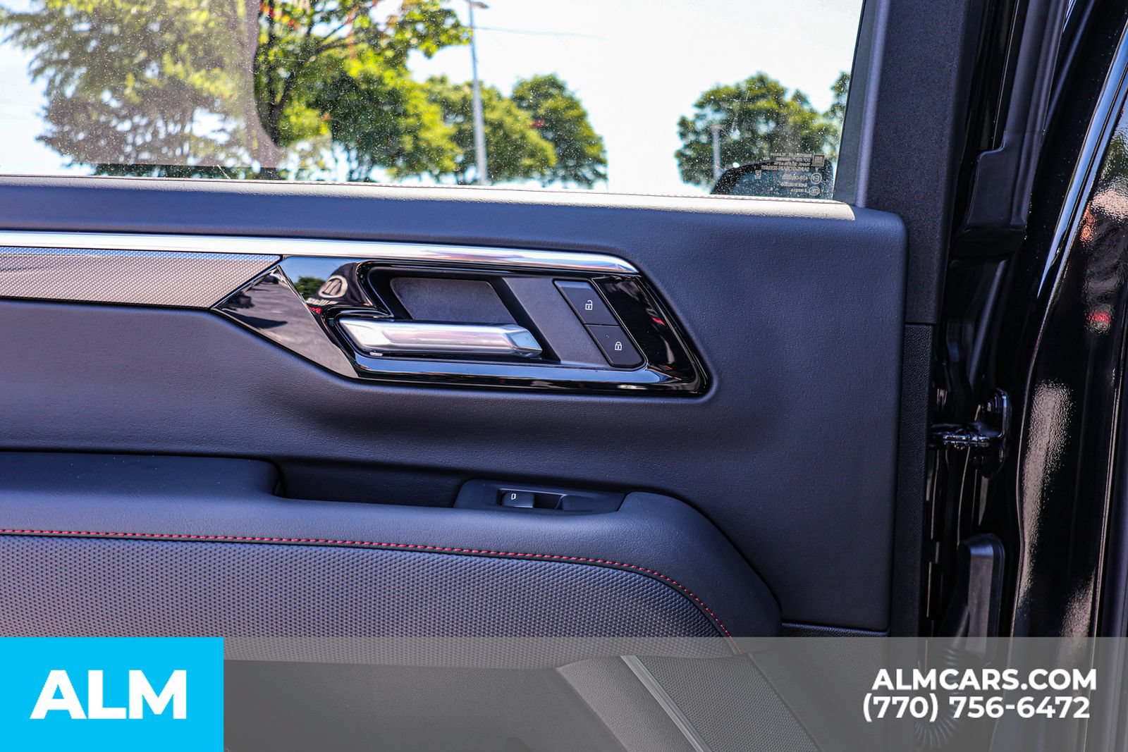 Used 2025 Chevrolet Suburban RST w/ Comfort Package AWD/4WD image 54
