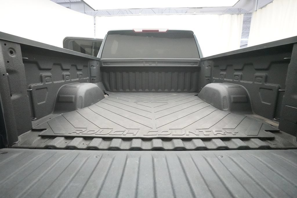 Used 2022 Chevrolet Silverado 1500 LT AWD/4WD image 10