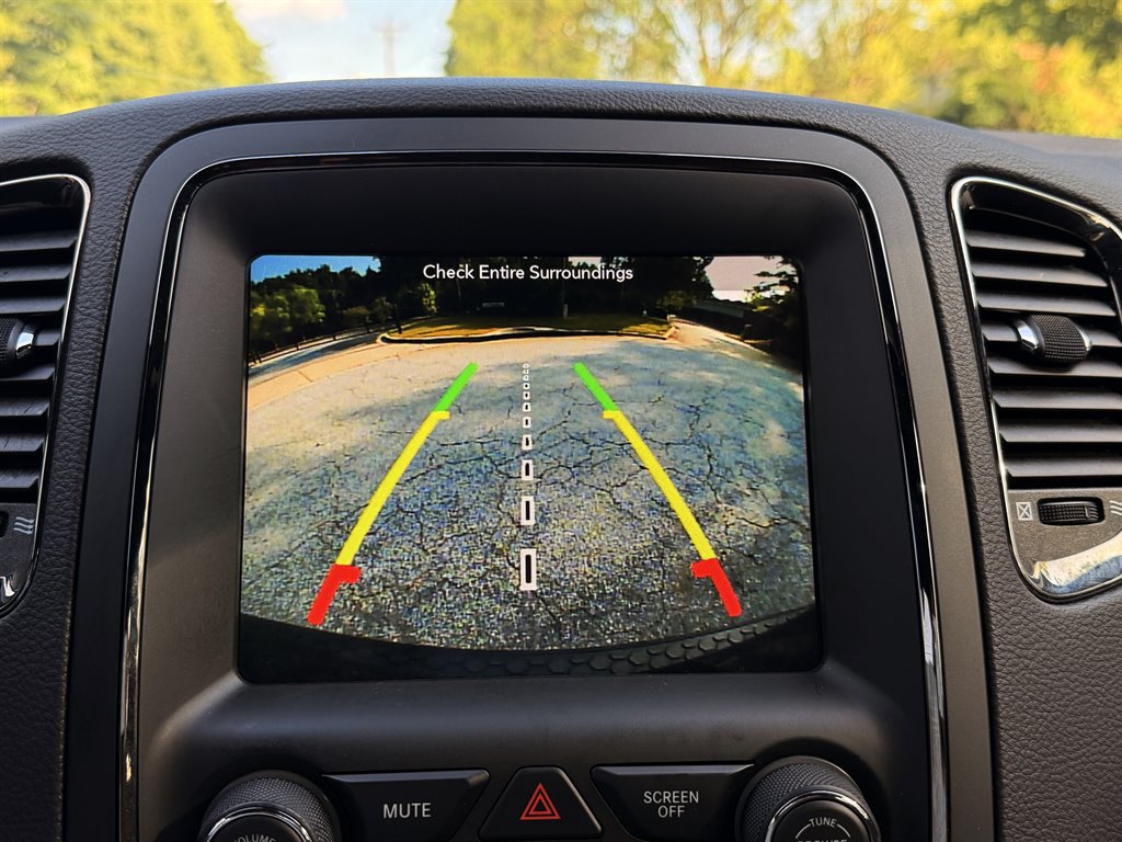 Used 2018 Dodge Durango SRT w/ Technology Group AWD/4WD image 31