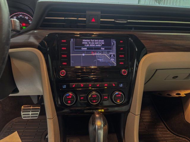 Used 2020 Volkswagen Passat 2.0T SEL image 17