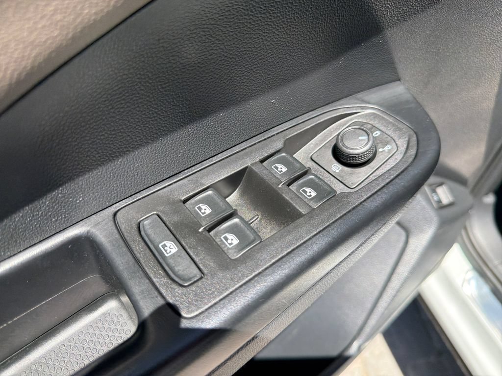 Certified 2023 Volkswagen Taos SEL AWD/4WD image 13