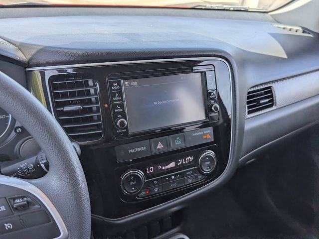 Used 2018 Mitsubishi Outlander ES AWD/4WD image 25