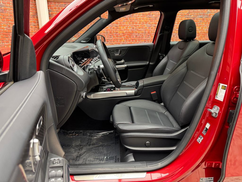 Used 2026 Mercedes-Benz GLB 35 AMG 4MATIC image 24