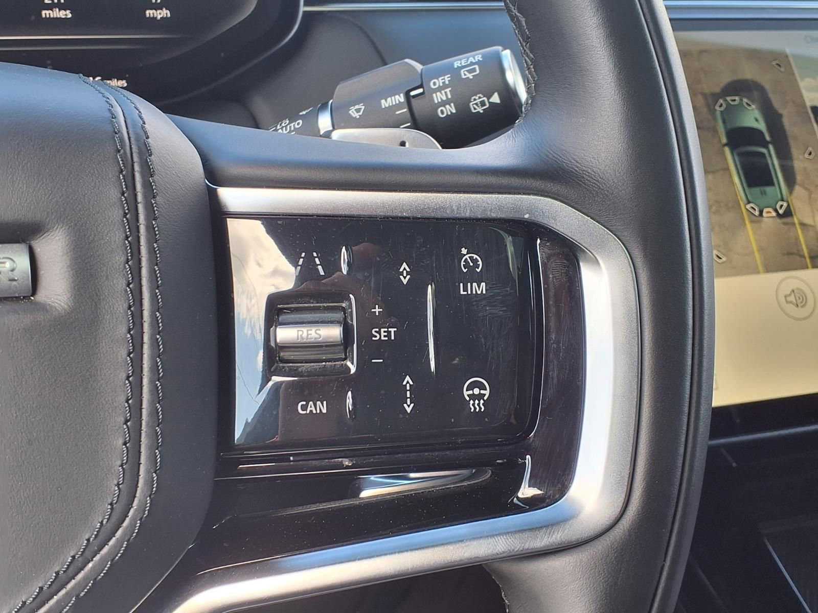 Used 2025 Land Rover Range Rover Sport SE image 15