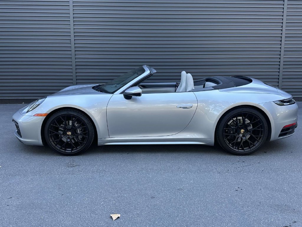 Certified 2024 Porsche 911 Carrera RWD image 2